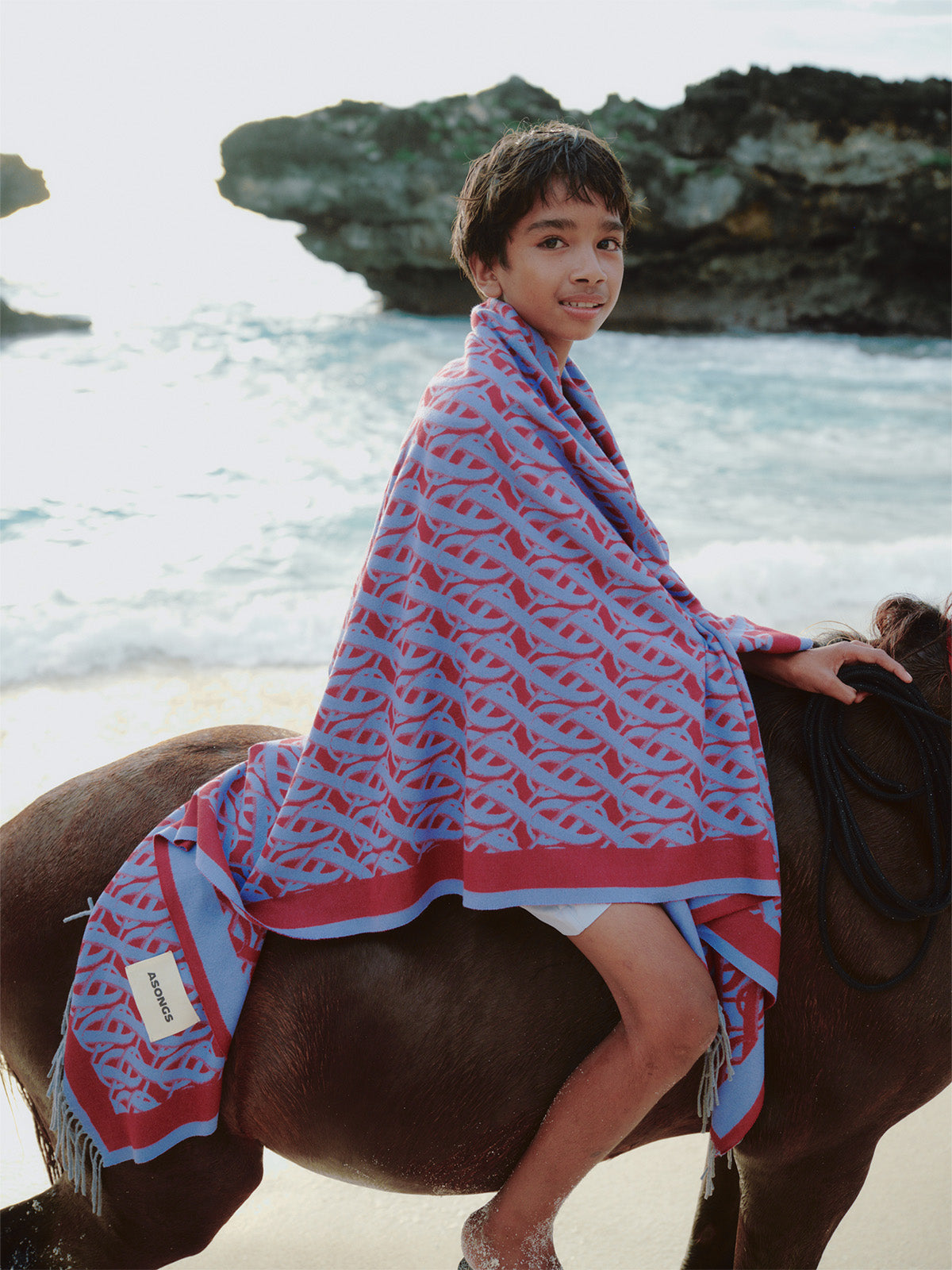 Infinite Twisting Print Blanket