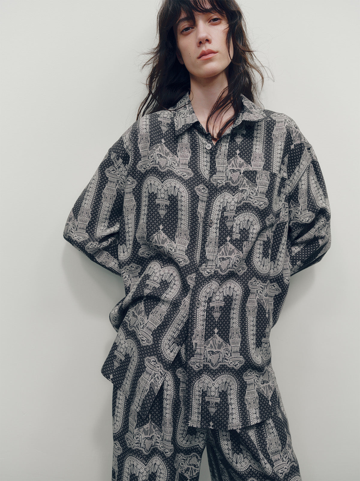 Black Penjor Lace Long-sleeved Shirt